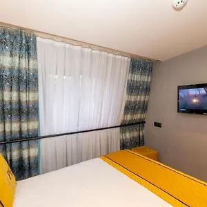 2* Отель Peri Taksim